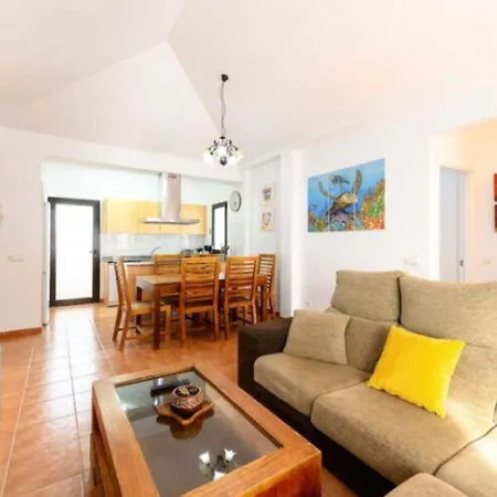 Pretty Holiday In Playa Blanca With Private Pool Σπίτι διακοπών *